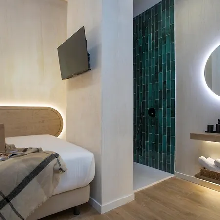 Nomad Haux Mestalla 101 بيت ضيافة فالنسيا